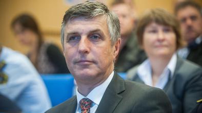 Nadzorniki Darsa Matjažu Knezu prepovedali vstop v pisarno