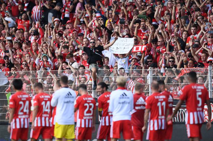 Union Berlin | Union Berlin je v 5. krogu doma remiziral proti Bayernu, že peti zadetek v tej sezoni pa je dosegel Sheraldo Becker. | Foto Reuters