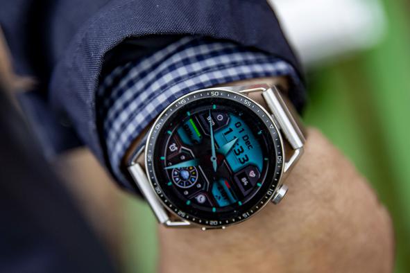 Huawei Watch GT 3: Eleganca tradicionalnosti in zanesljiva vzdržljivost