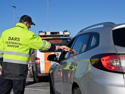 DZ potrdil štirimesečno podaljšanje veljavnosti vinjet