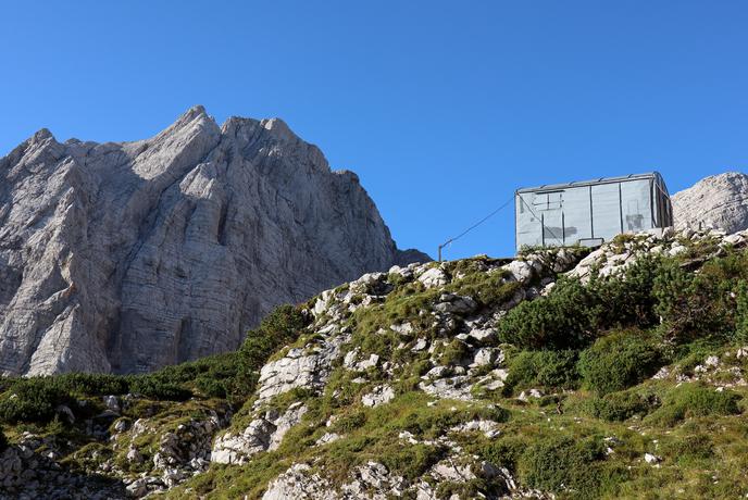 Bivak je zatočišče v sili in ne brezplačen počitniški objekt