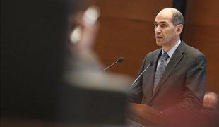 Pirc Musarjeva prejela prijavo SNS