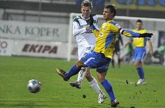 Olimpija ostaja pred Celjani