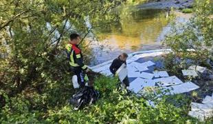 Ekološka katastrofa: naftni madeži na reki Unici
