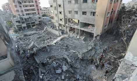 V izraelskih napadih ponoči ubitih najmanj 30 ljudi
