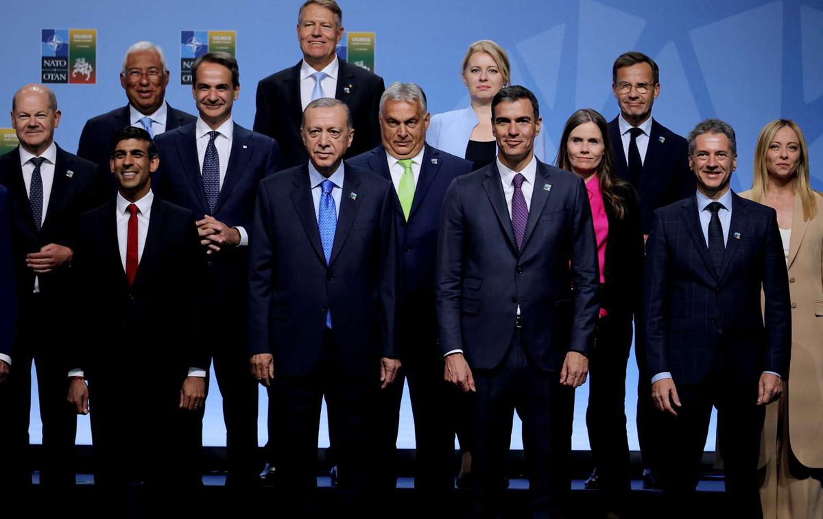 Vrh Nata | Prvi dan vrha so se voditelji strinjali tudi o vzpostavitvi sveta Nato-Ukrajina, s čimer bodo nadgradili politične odnose med stranema. | Foto STA