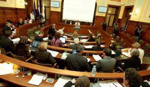 NSi s predlogom za prepoved pitja alkohola na javnih površinah v Ljubljani na sejo mestnega sveta