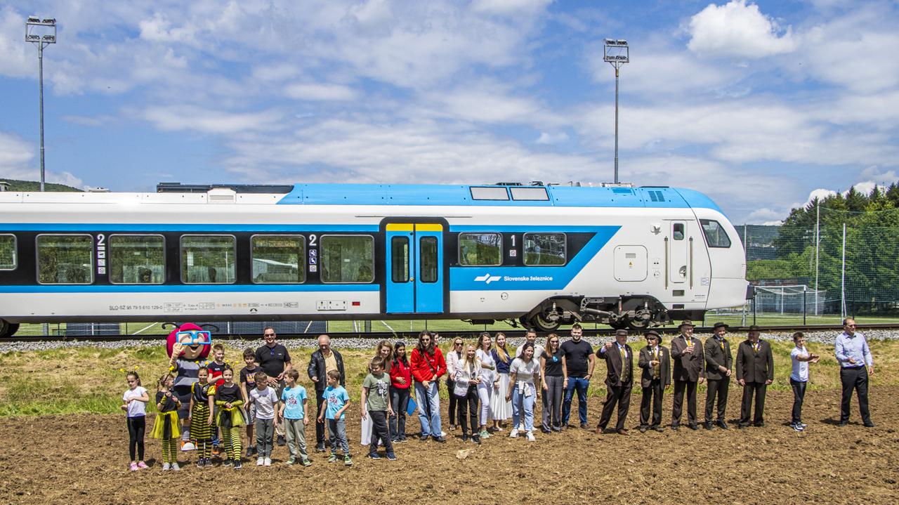 Slovenske železnice s sončnicami osvojile prestižno svetovno nagrado Sustainability Impact Awards 2026