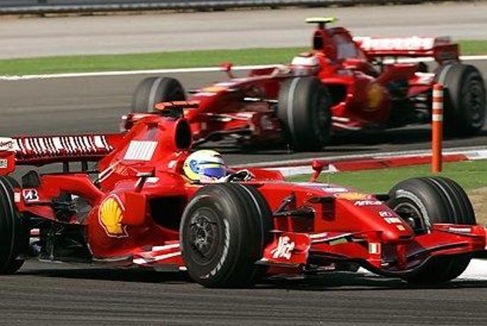 Ferrari ublažil zaostanek za McLarnom