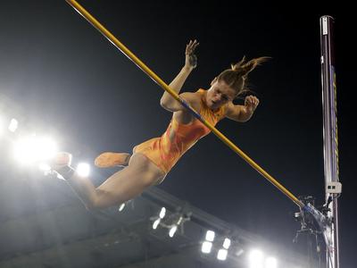 Zmagovita vrnitev olimpijske prvakinje v skoku s palico Nine Kennedy