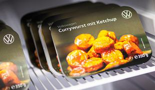 Klobasica s curryjem: Volkswagnov interni hit prihaja tudi v trgovske verige
