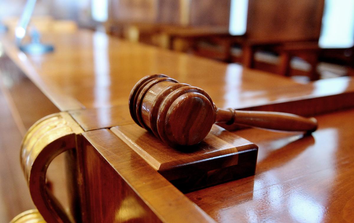 sodišče, zatožna klop | Sodniki prve stopnje bodo 1. januarja dobili dodatne tri plačne razrede.  | Foto STA