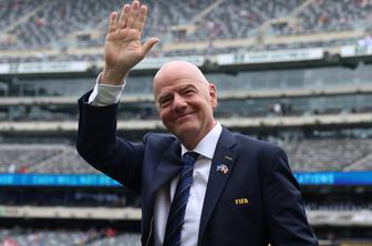 Infantino poziva k odpravi suspenza Rusije in zagovarja odločitev o nagradi za Trumpa