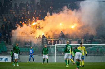 Olimpija prva, ki mora zaradi navijačev letos seči v žep