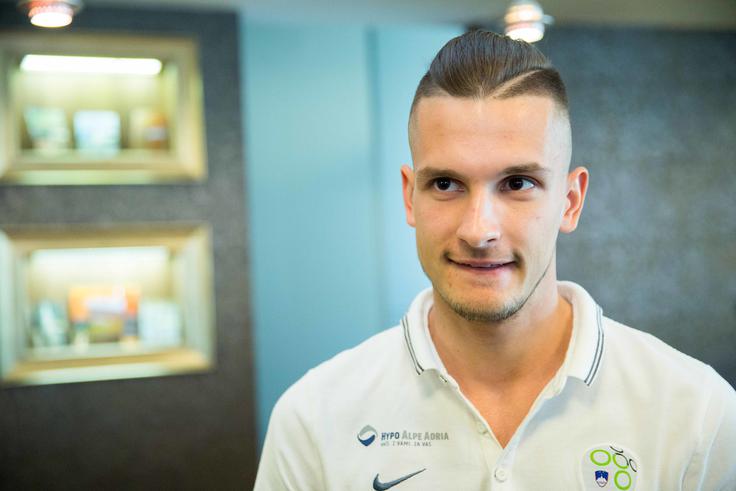 Petar Stojanović je prispeval podajo za zadnji zadetek zagrebškega Dinama. Naslov si lahko zagotovi že v prihodnjem krogu, ko bo v petek gostoval v Koprivnici. | Foto: Vid Ponikvar