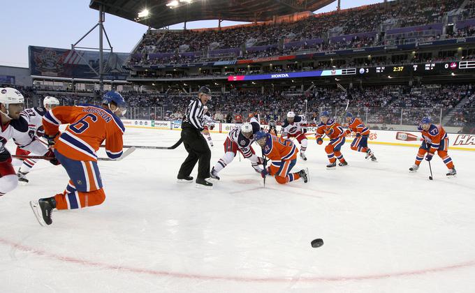 Edmonton Oilers - še lani moštvo z dna lestvice, ki več let gradi ekipo, je na šestih tekmah petkrat zmagalo in je vodilno na zahodu. | Foto: Getty Images