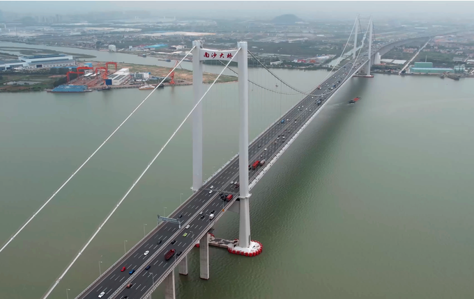 V razmaku pol leta so na Kitajskem odprli dva viseča mostova, ki sta s svojim razponom med največjima na svetu. | Foto: Thomas Hilmes/Wikimedia Commons