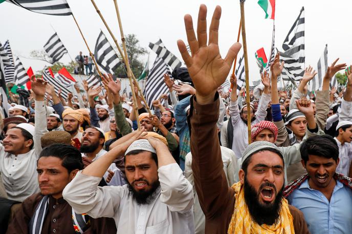 Protesti v Pakistanu | Na protivladnih protestih v pakistanski prestolnici Islamabad se je zbralo več kot 20 tisoč ljudi. | Foto Reuters