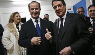 V drugem krogu predsedniških volitev na Cipru slavil Anastasiades