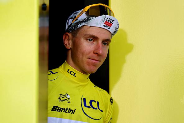 Tadej Pogačar pokazal mišice na Touru! Prvi nokdavn za Vingegaarda?