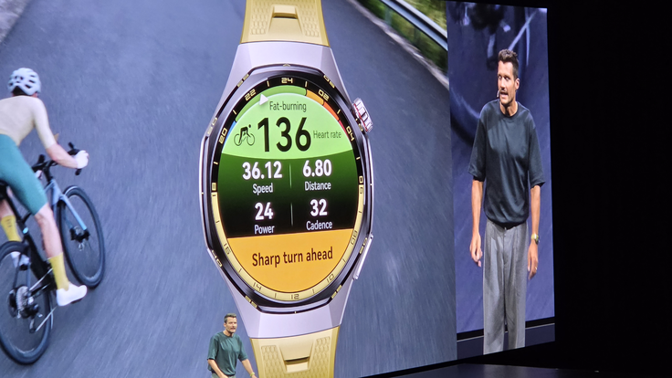 Andorski triatlonec Jan Frodeno je predstavil nove funkcije za kolesarje, ki jih prinašajo pametne ure serije Huawei Watch GT 7 – na fotografiji opozarjanje na bližajoči se oster ovinek. | Foto: Srdjan Cvjetović