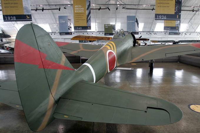 V zbirki redkih vojaških letal Paula Allena je tudi edini še obstoječi japonski lovec iz druge svetovne vojne Nakajima Ki-43 Hayabusa Oscar. | Foto: Reuters