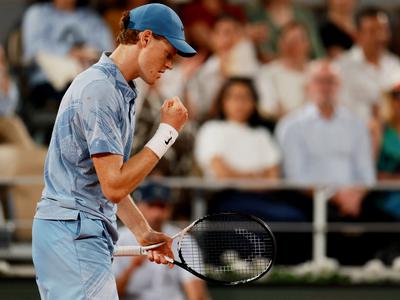 Že v prvem krogu izpadel Medvedjev, Sinner zanesljivo naprej