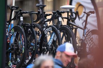 Tatovi koles znova na delu: ekipi TotalEnergies ukradli kar dvajset koles