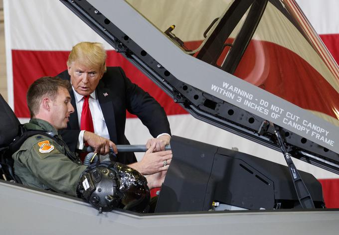 Dvom o nakupu letal F-35, pa tudi drugega ameriškega orožja, je zasejal ameriški predsednik Donald Trump s svojo spravljivo politiko do Putinove Rusije. | Foto: Guliverimage