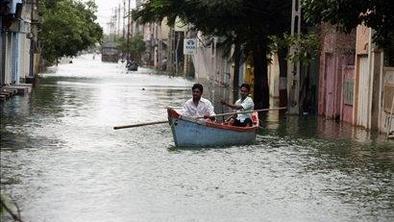 Na vzhodu Indije brez strehe nad glavo več kot 40.000 ljudi