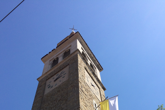 cerkev | V Dolini pri Trstu so v torek utihnili zvonovi vaške župnijske cerkve sv. Urha. | Foto STA