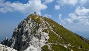 Ko skopni sneg, gremo na dvatisočaka v Karnijce #video