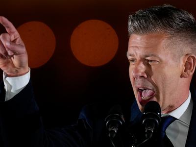 Magyar udaril po Orbanovi mreži: kateri tuji VIP politiki so na trnih?