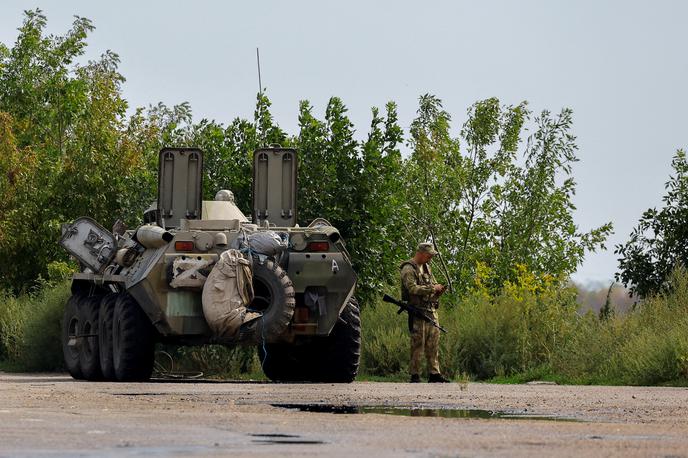 Ruska vojska | Rusija si je 30. septembra 2022 po referendumih, ki so jih izvedle proruske oblasti, enostransko priključila ukrajinske regije Lugansk, Doneck, Zaporožje in Herson. Ukrajina in številne zahodne države so referendume označile za nezakonite ter poudarile, da priključitve ne bodo priznale. | Foto Reuters