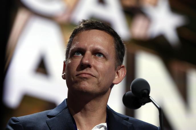 Peter Thiel | V Nemčiji rojeni tehnološki milijarder Peter Thiel je soustanovil spletno plačilno platformo PayPal, postal prvi zunanji vlagatelj v Facebook in soustanovil podjetje Palantir, ki se ukvarja z zbiranjem podatkov in tesno sodeluje z ameriškimi obveščevalnimi službami | Foto Guliverimage/Vladimir Fedorenko
