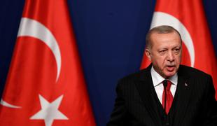 Erdogan Putina in Zelenskega povabil na pogovor v Turčijo #vŽivo