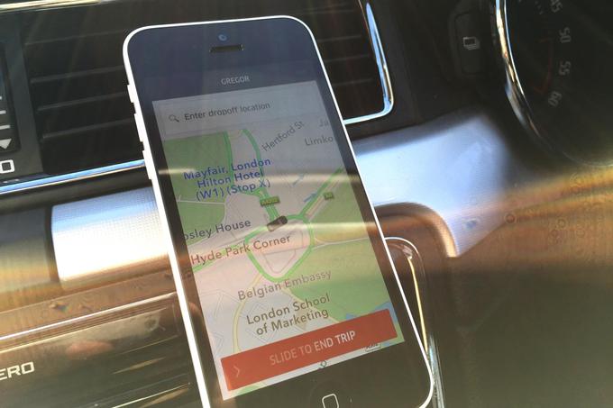 Uber mobilnost v celoti omogoča prek aplikacije na pametnem telefonu. | Foto: 