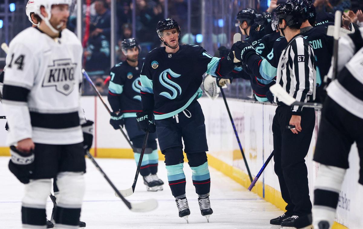 Los Angeles Kings | Seattle Kraken je v zaključku tekme izsilil podaljšek in v tem premagal Los Angeles Kingse s 3:2. | Foto Reuters
