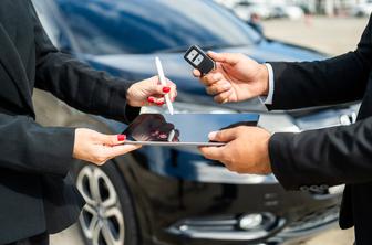 Novo leto, nove odločitve: zakaj avto ne bi smel biti impulziven nakup