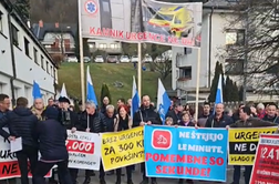 Protest v Kamniku: Urgence ne damo! #video