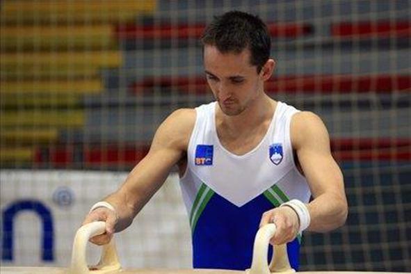 Bertoncelj kljub slabšemu nastopu zlahka v finale