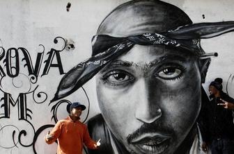 17 let po Tupacovi smrti še en film?