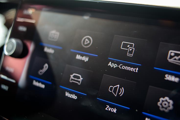 Moderni infozabavni zaslon v novem volkswagen polu. | Foto: PRIMA