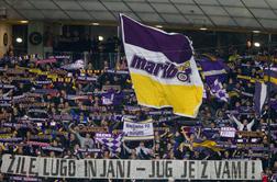Policija na letališču vklenila tri navijače Maribora