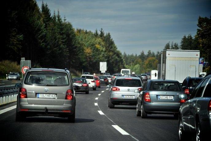 Pred in med prazniki pričakujejo povečan promet