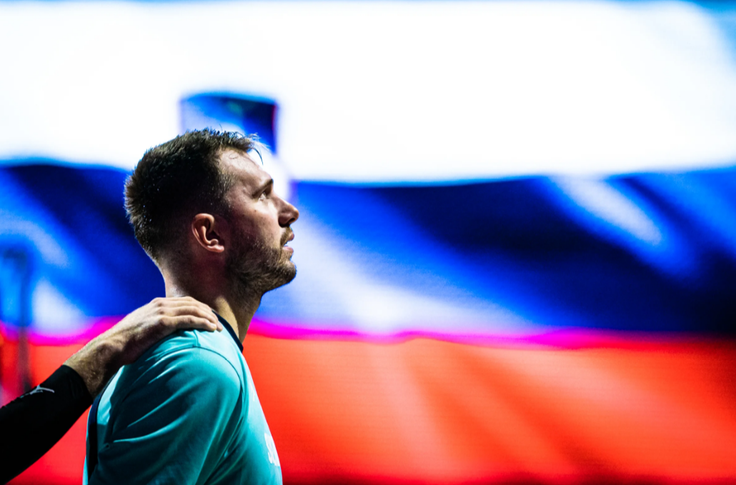 Luka Dončić si je v torek že v prvi četrtini nabral tri osebne napake. | Foto: FIBA