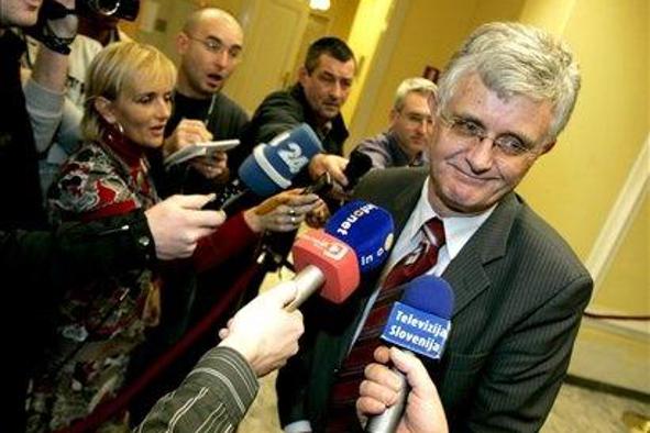 Zares odgovor Mateja na interpelacijo razočaral