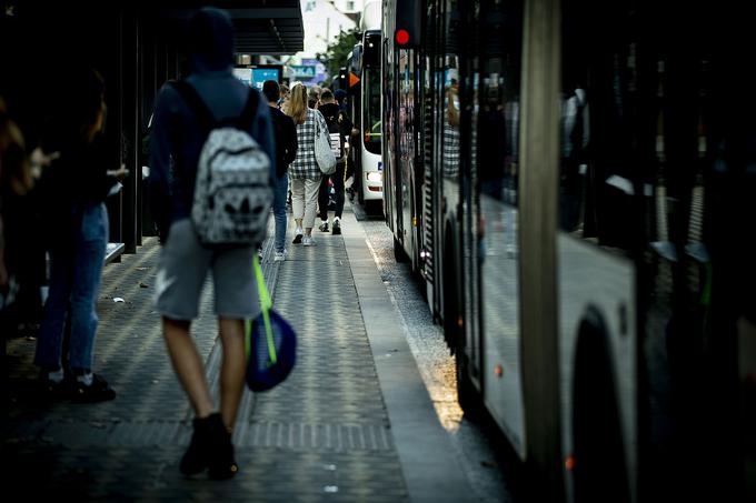Za tekače so zagotovili brezplačen prevoz z mestnim avtobusom (z vsemi avtobusnimi linijami), ob predložitvi voucherja, štartne številke ali akreditacije.  | Foto: Ana Kovač