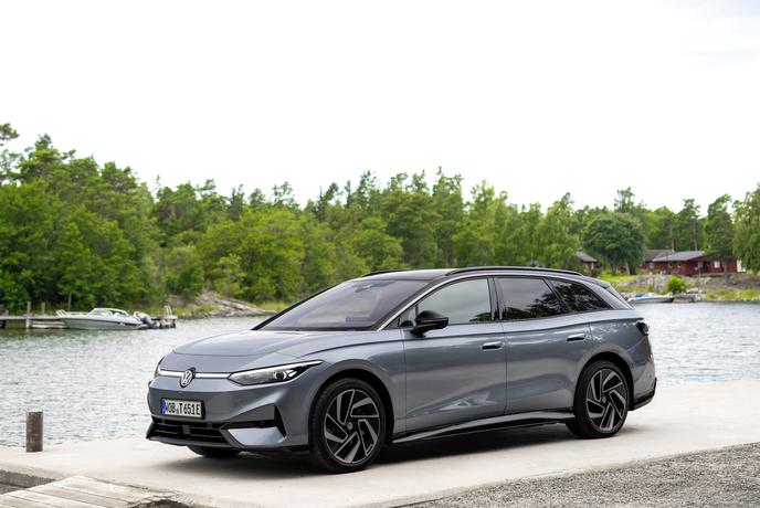 Električni avto? Zdaj je pravi čas!