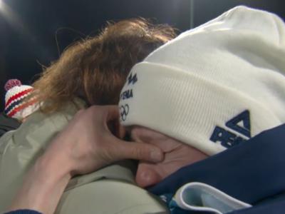 Razočarano Niko Prevc ob objemu staršev premagale solze